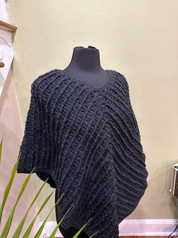 Crochet Poncho, Women sweater Top, Boho Poncho, Vintage Style, Granny Square Poncho, Mother’s Gifts, Crochet Cape, Gifts for her, Fall Top