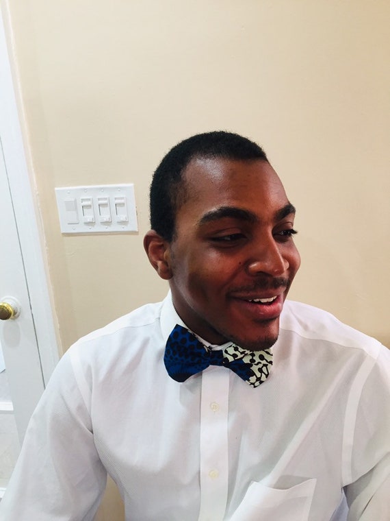African Fabric Bow Tie, Black History Men's Bow Tie, Ankara print tie, groomsmen gifts, African wedding bow ties, Unisex bow Tie, Men Gifts