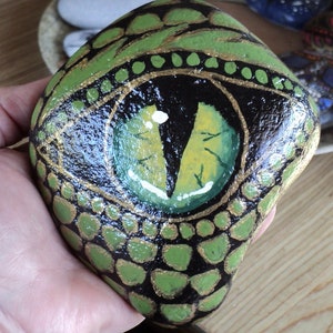 BIG Green Eye of The Dragon, Hand Painted Rock, Green Eye Dragon, Dragon Eye,  Dragons Games of Thrones Dragon Lady