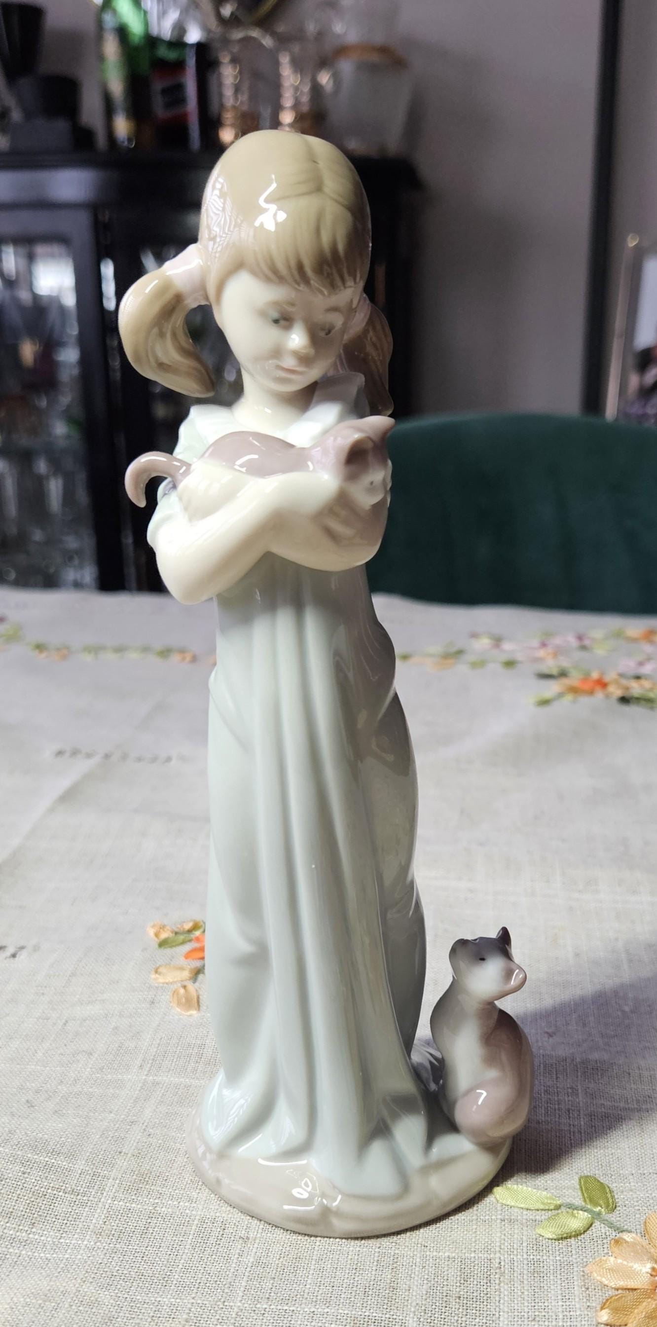 Figurine Petit chat L'amour maternel