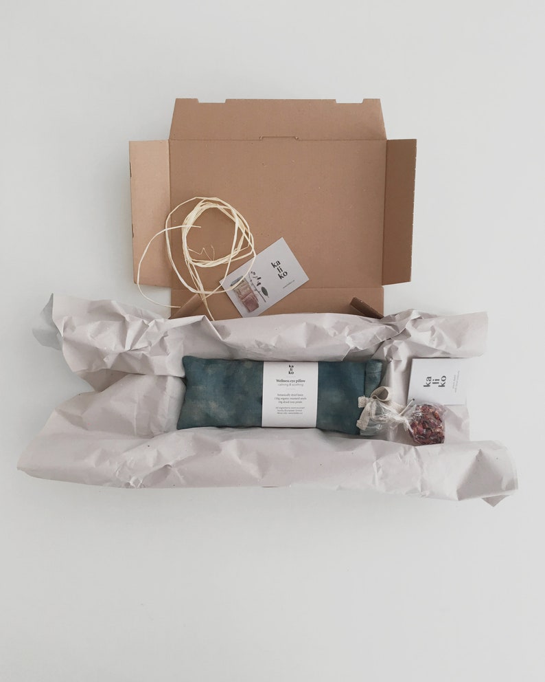 RELAXATION eye pillow Flax and lavender, Sleep and meditation aid, Linen anniversary gift, Washable aromatherapy bag, Indigo dye, Spa gift image 7