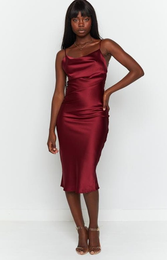 Vestido largo satinado color vino vestido envolvente vestido - Etsy España Vestido largo satinado color vino vestido envolvente vestido - Etsy España