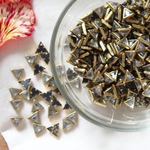 6MM,8MM- 250 pcs ,500 pcs Triangle(White Color) FlatBack Glue on Kundan Stone Framed in Brass Bezel