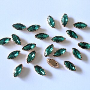 15 Pieces Emerald Green Color Sew on Glass Crystal Stone/Sew On Rhinestone With Lace Claw-Catcher Made of Brass- 8x 16MM