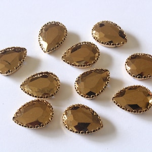 15 Pieces Metallic Dull Gold Color (12x 18 MM) Tear Shape Sew on Glass Crystal Stone/Sew On Rhinestone With Lace Claw-Catcher Made of Brass