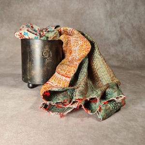 Boho Chic lightweight stole in printed silk with ethnic decorative patterns, kantha silk colorful scarf gypsystyle Clorinda belly dance image 2