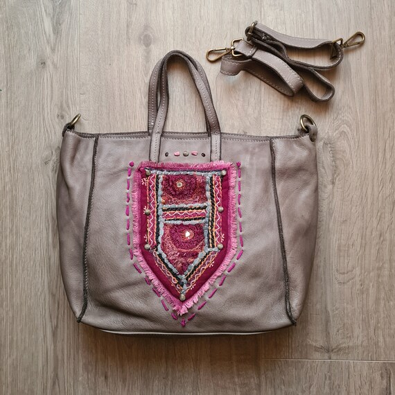 イタリアのエイジング草木染めレザーを使用したエスニックバッグ  