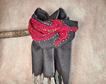Grey and red winter stole in Italian wool tweed patchwork with Indian wool and paisley, hand-embroidered artisanal scarf with fringes