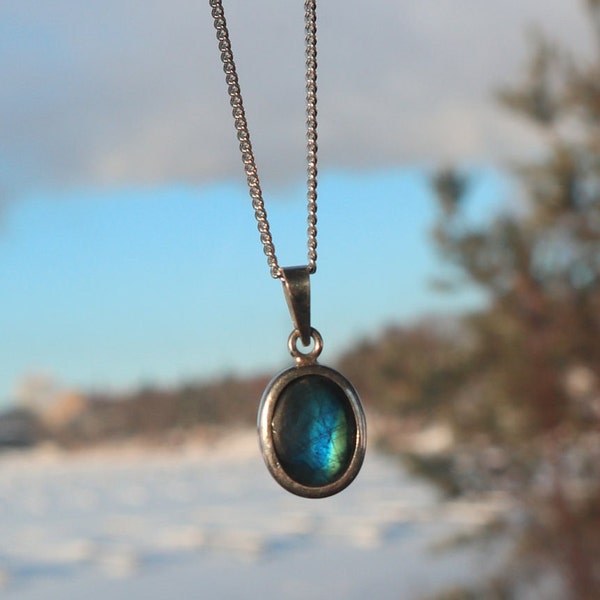 Finland spectrolite pendant with 925silverchain / handpolished authentic stone
