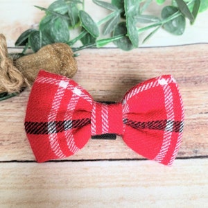 Red Plaid Dog Bow Tie: Winter Holiday Accessory