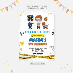 Puede incluir: Una invitación de cumpleaños azul y amarilla con una ilustración de dibujos animados de un policía y un ladrón. La invitación dice "Llamada a todas las unidades" y "El 5º cumpleaños de Mason". El texto incluye la fecha, la hora y la información de RSVP.