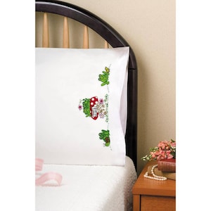 Toady in Love Pillowcases Embroidery