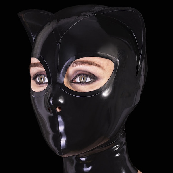 Latex cat mask with closed mouth