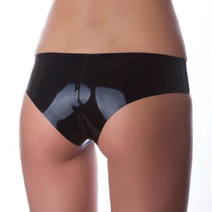 Latex panties with side and back seams image 1