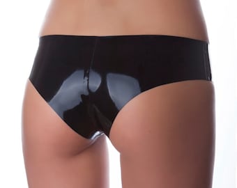 Latex panties with side and back seams