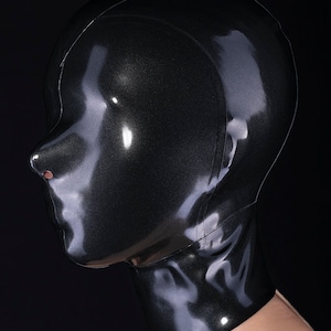 Latex mask without zipper