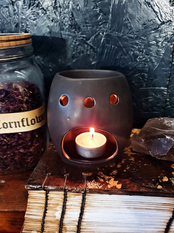Skull Wax Burner / Witchy Oil Burner / Witchy Gift / Gothic Home