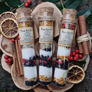 Tubo de sal de baño Hygge Wytch, sales de baño de invierno, regalo de baño de flores de brujería botánica