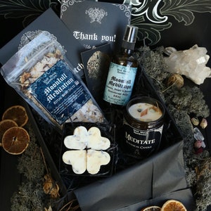 Moon Meditation Gift Box, Relaxing Yoga Teacher Gift, Vegan Pregnancy Bath Gift Box, Crystal Infused Candle Set