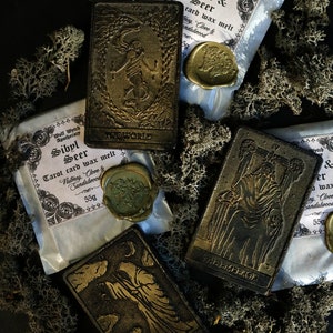 Tarot Card Wax Melts, Tarot Reader Gift, Wax Melts for Witches, Gothic Witchy Wax Melts image 6
