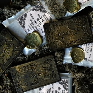 Tarot Card Wax Melts, Tarot Reader Gift, Wax Melts for Witches, Gothic Witchy Wax Melts image 7
