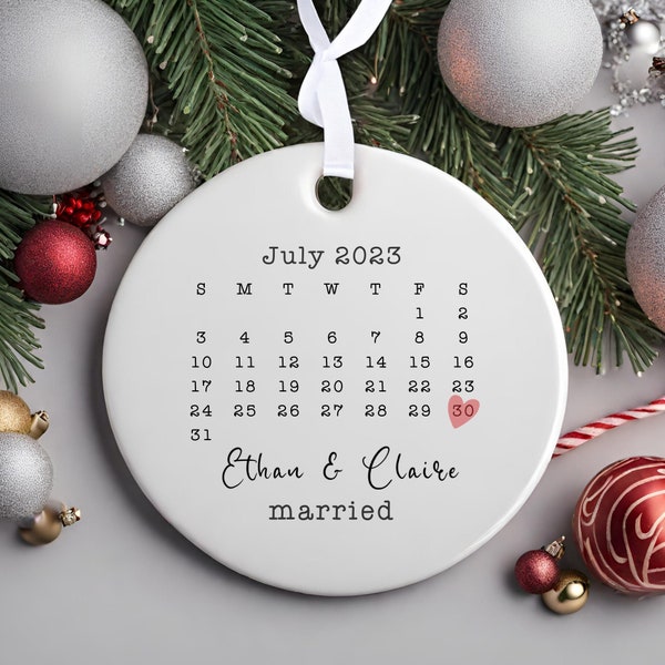 Married Ornament Calendar, Wedding Gift, Wedding Date Ornament, Anniversary Gift, Our First Christmas, Newlywed Gift, Unique Wedding Gift