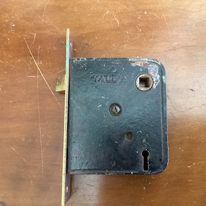 Mecanismo de cerradura de puerta Vintage Yale con llave esqueleto ojo de cerradura-placa de cierre de latón-salvamento arquitectónico