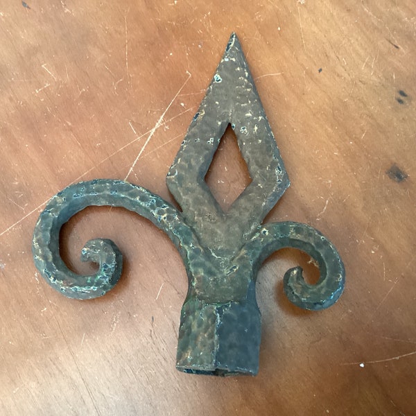 Vintage Hammered Design Wrought Iron Fence Finial-Spear and Scroll Design-Architectural Salvage-Repurpose-Reuse