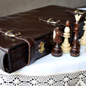 Set Grand Chess personalizzato da 21" e copertina disponibile - Intagliato - 21"/54 cm-Pezzi giganti-Copertina in pelle/feltro disponibile-Personalizzazione GRATUITA