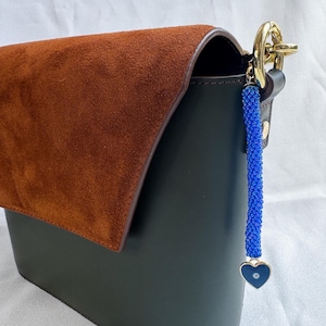 Llavero de ganchillo con cuentas de colores: un bonito abalorio para bolso, accesorio para bolso o regalo.