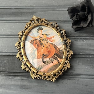 Ornate Oval Frame w Lady Print / Vintage Oval Frame / Convex Frame / Ornate Frame / Oval Frame / Art Frame / Vintage Art / Convex Frame