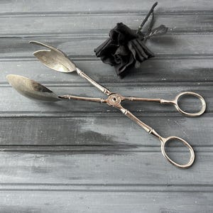 Vintage Silver Tongs / Silver Plate Salad Tongs / Vintage Serving Tongs / Silver Tongs / Vintage Serving / Silver Serving Tongs