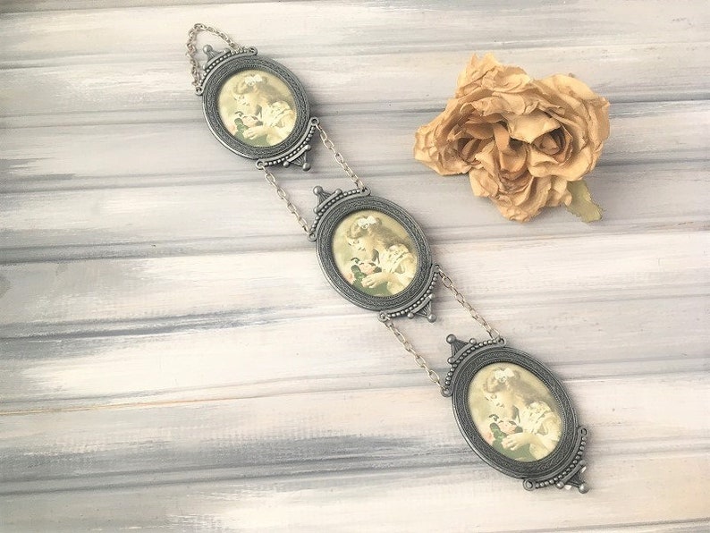 Hanging Metal Oval Picture Frame Vintage Photo Image 0