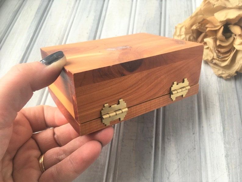 Carved Cedar Wood Box Wood Trinket Box Carved Trinket Box Collector Wood Box Cedar Box Keepsake Box Beaver Wood Box