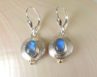 Earrings with moonstone, silver and gold