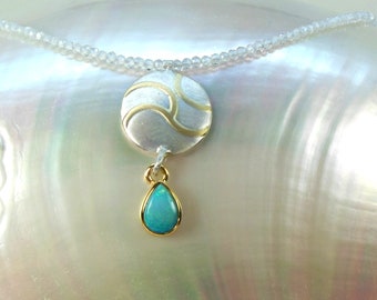 Necklace pendant with opal petite
