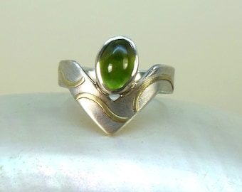 Ring with green peridot