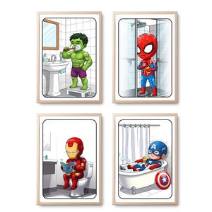 Op de afbeelding: Vier ingelijste prints met Marvel-superhelden in badkamerscenes. De Hulk poetst zijn tanden, Spider-Man doucht, Iron Man leest op het toilet en Captain America baadt. Elk personage is in cartoonstijl afgebeeld.