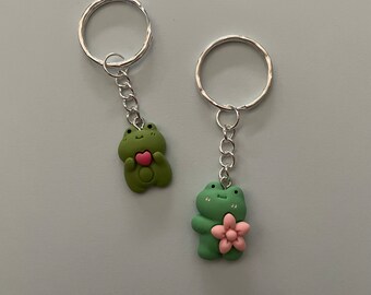 かわいいカエルのキーホルダー ハート付きのかわいいカエル キュートな