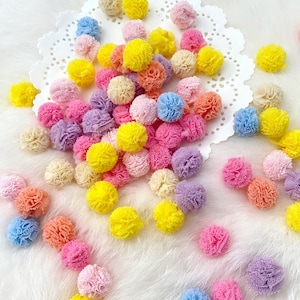 Mini pompon mix di macaron da 15 mm, pompon in morbido tulle, artigianato in miniatura, creazione di bambole, pompon di colori misti, piccola bambola con pompon