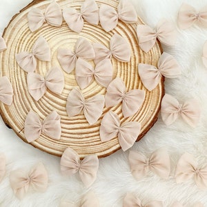 Mini papillon in chiffon beige, fiocchi in nastro di lino, fiocchi in tessuto pastello per artigianato, applicazioni in miniatura, costumi per bambole, fiocchi decorativi per forniture da cucito
