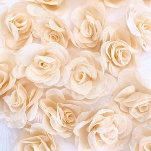 Elfenbein Organza Rosen 45 mm, Beige Stoffrosen, Kostüm Nähen kleine Handwerk Rosen, weiße Blumen Brautschmuck Accessoires