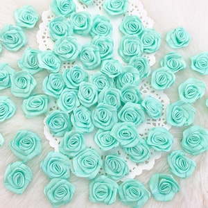 Rosas de satén verde menta (L) 3/4 pulgada, rosas de cinta verde espuma de mar, rosas pequeñas para manualidades, lazos verde pastel, rosas para coser, decoración para fiestas y bodas