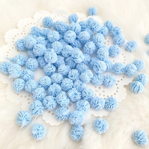 Mini pompon in pizzo blu pastello super piccoli da 7 mm e 15 mm, palline di pompon in tulle, pompon in miniatura blu baby, applique in miniatura, pompon in nastro morbido