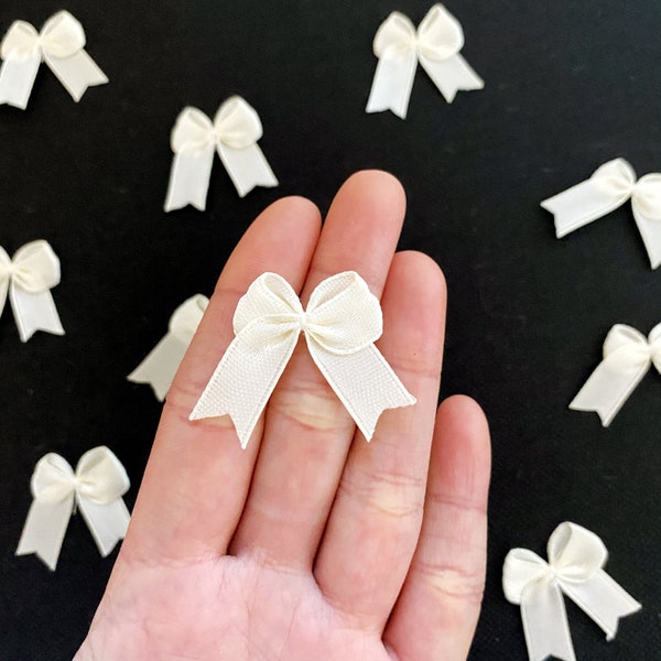 Ivory Satin Bows 25-50 pcs, 1 inch Fabric Bows,Off White Bows, Mini Satin Bows, Favor Bows, Invitation Card Making, Gift tag Bows