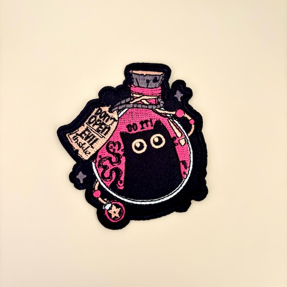 Hypnotizing Black Cat Patch Iron On 1pc, Evil Witchy Magic Patches,Funny Horror Halloween Warning Badge, Jeans Jacket Vest Hat Tote Bag