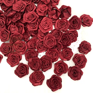 Roses en satin rouge bordeaux 20 mm, petites roses rouges Rose rouge foncé décoration de mariage petites fleurs à coudre Costume appliques rosace rouge profond