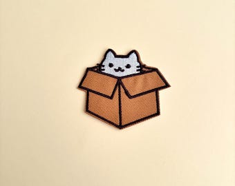 Cat in a Box Patch Iron On 1pc- Cute Stray Cat Badge Cat Lover Gifts Small Cat Patch, Cartoon Animals Patch for Jeans Jacket Hat Funny Gifts