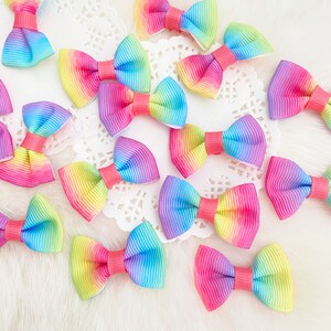 Neon regenboogstrikken 12st, Pride Decoration Kleine stoffen strikjes Ambachtelijke lintstrikken Verjaardagsstrikken Kaarten maken Mix kleuren Ombre neonlint