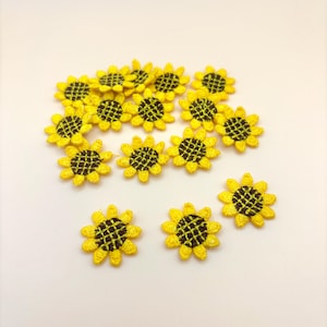 Mini Sunflowers 5pcs 23mm Embroidered Applique Sew on, Knitted Small Sunflower Patch Sewing Crafts Yellow Crochet Sunflowers
